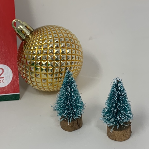 8 piece lot Christmas tree ornaments decorations Elf trees tv and balls new - Picture 5 of 12